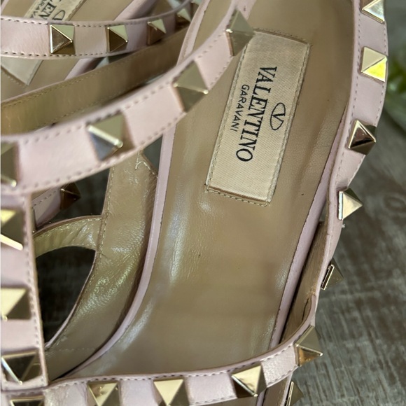 Valentino Garavani Rockstud light Pink Suede Heels size 41 made small - Picture 10 of 15